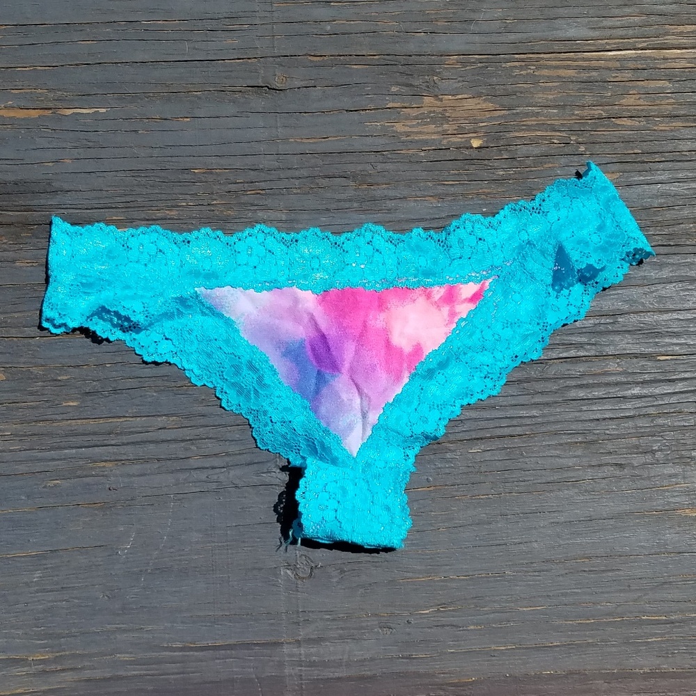 *SOLD* Tie Dye Floral Lace Bralette & Panty Set - Picture 3 of 7